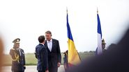 Face Emmanuel Macron un pas înapoi după 3 luni și jumătate de război