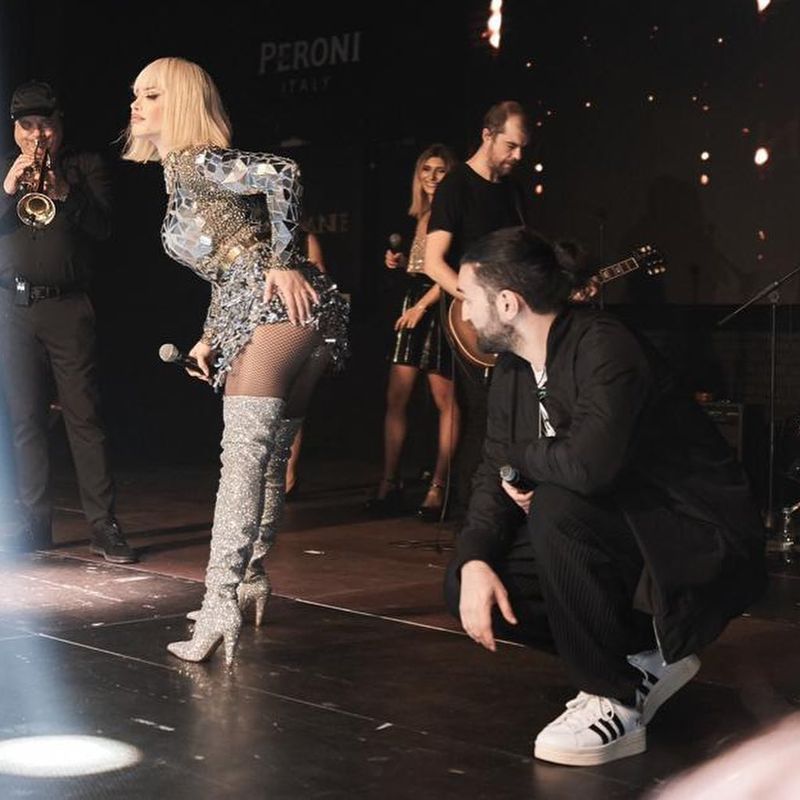 Loredana Groza și Smiley, gest controversat în public! Ce s-a întâmplat între ei pe scenă „Să te poți uita sub fusta mea”