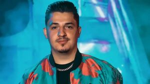 Cum arată mama lui Bogdan de la Ploiești! Artistul și-a surprins  mama cântând „Așa voce frumoasă are mama ta”