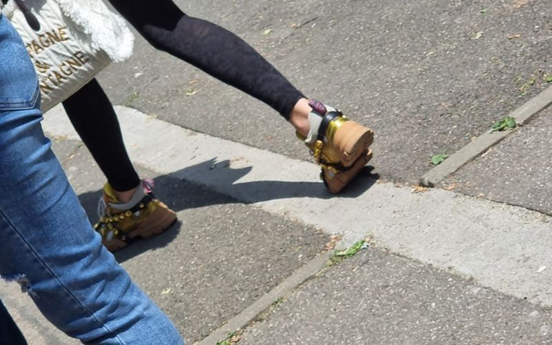 Ei sunt tinerii care au dat moda la BAC 2022. Parada brand-urilor și cum s-au îmbrăcat elevii din București la examen | EXCLUSIV