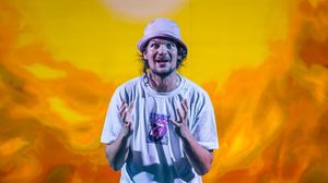 Cine este Tudor Chirilă, antrenorul de la Vocea României 2022. „Am privilegiul să mă bucur de atâta emoție care vine de la concurenți, iar eu doar trebuie să stau pe scaun și să fiu expus la această emoție”