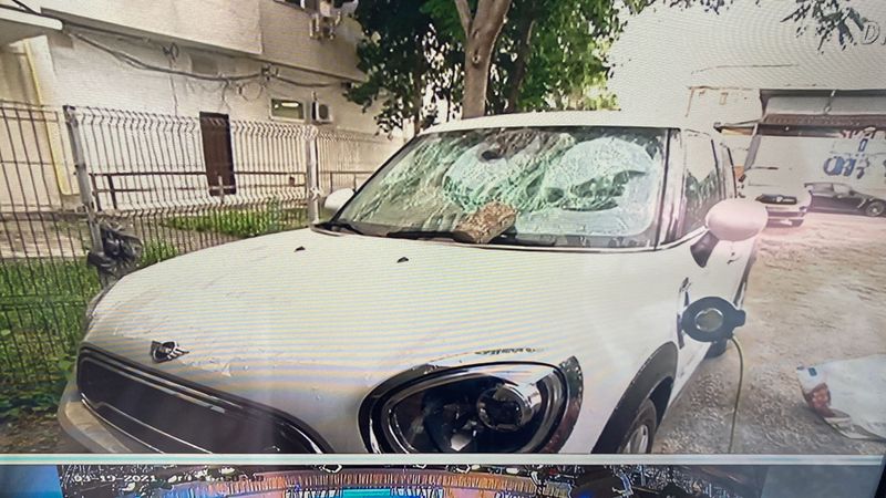 Atacatoarea Mirelei Vaida s-a întors! I-a distrus mașina cu bolovani, chiar în timpul transmisiei live: „Să fie închisă!”