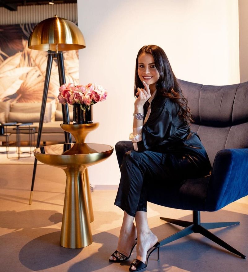 Primul job al vedetelor. Cum și-au c&acirc;știgat celebritățile de la noi primii bani