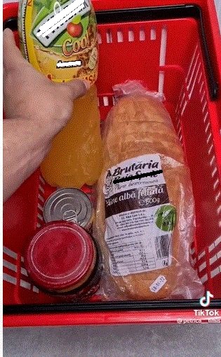 Un tiktoker a st&acirc;rnit reacții după ce a arătat ce măn&acirc;ncă de 20 de lei pe zi