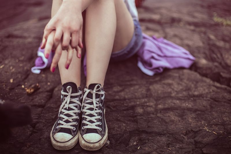 Tânără de 15 ani, înjunghiată de iubitul gelos