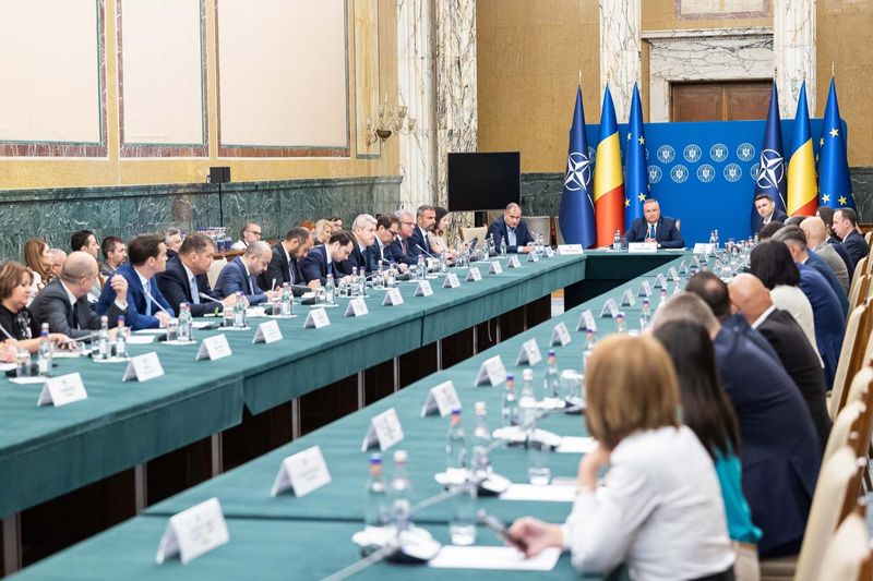 Noi măsuri în programul „Sprijin pentru România”, de la 1 iulie: amânarea ratelor, sprijin în valoare de 700 de lei pentru pensionari și creșterea salariilor bugetarilor