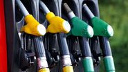 Compensarea la pompă a prețurilor la carburant, o măsură eficientă sau praf în ochi pentru români?! Analistul economic Adrian Negrescu explică ce impact ar avea și ce soluții pot fi aplicate | EXCLUSIV