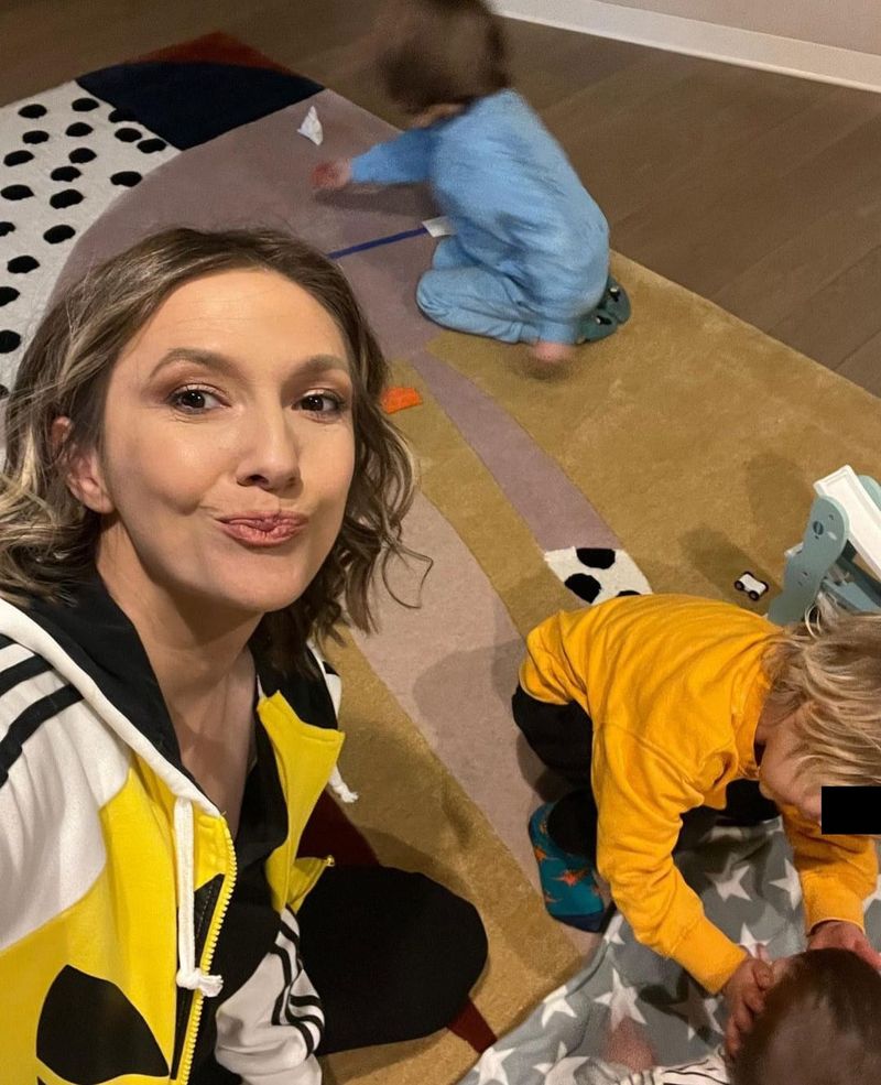 Adela Popescu și Radu V&acirc;lcan copii