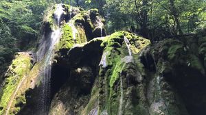 Cele mai frumoase cascade din România. Frumusețea lor naturală îți taie răsuflarea  cascada beusnitei romania