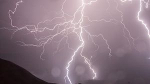 Prognoza meteo ANM, 1 - 3 iulie 2022. Weekend autentic de vară: caniculă și furtuni  furtuni iulie 2022