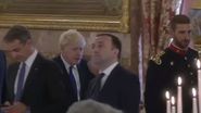 Boris Johnson și Emmanuel Macron, surprinși în timp ce admirau nuduri! Cele mai amuzante momente de la Summit-ul NATO. Imaginile au devenit virale