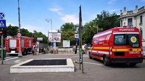 Stația de metrou Piața Victoriei suicid