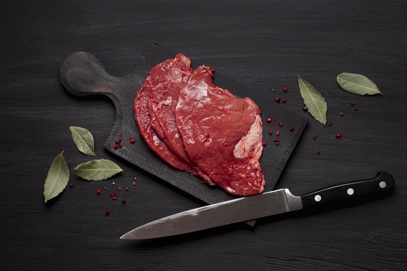 Ce proprietăți are carnea de struț. Marii bucătari o consideră o delicatesă Ce proprietăți are carnea de struț. Marii bucătari o consideră o delicatesă