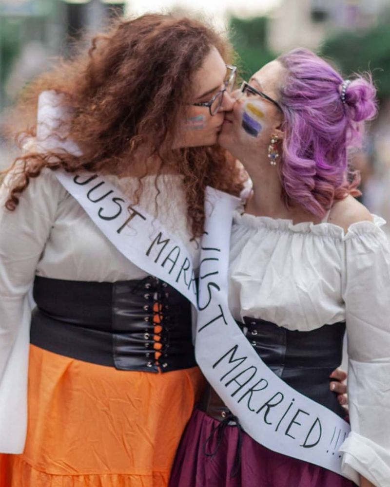 primul cuplu gay casatorit in romania, georgiana si evie, cuplu gay casatorie