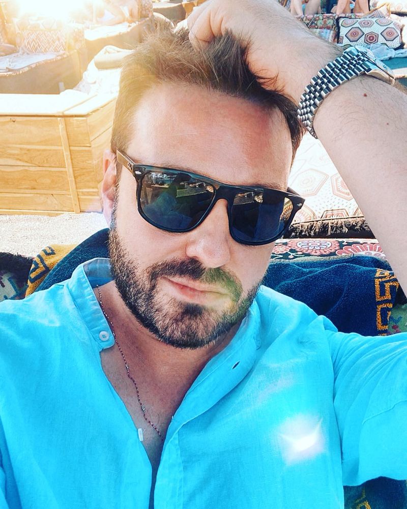 Cine este și cu ce se ocupă Alexandru Abagiu. Cum a ajuns să lucreze cu Natalie Portman și Paris Hilton