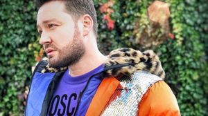 Cum a ajuns Alexandru Abagiu make-up artist. „Tatăl meu este avocat, mama mea este medic. Am trecut prin ambele ca meserii, până la urmă pictura a învins și de la pictură la machiaj a fost un pas foarte scurt”