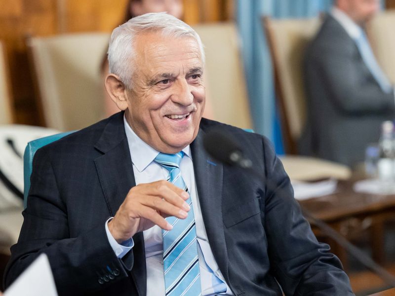 „De trei ori subvenții” pentru fermierii români. Cum salvează agricultorii de secetă