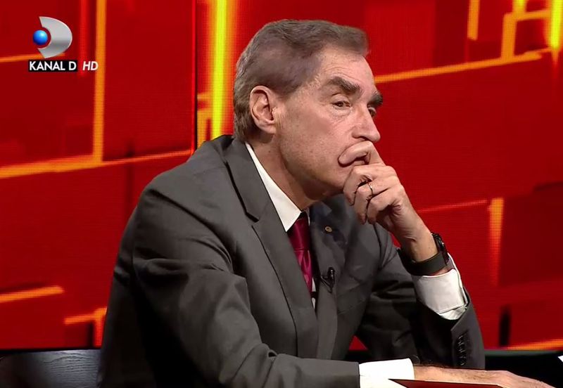 Cum a ajuns Petre Roman să fie unul dintre cei mai doriți bărbați de către femeile de la Apaca