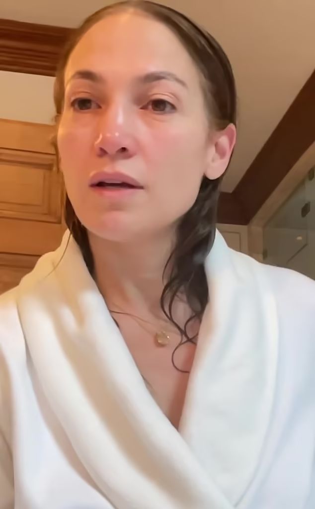 Jennifer Lopez arată senzațional la 53 de ani. Este &icirc;n continuare una dintre cele mai dorite femei de la Hollywood