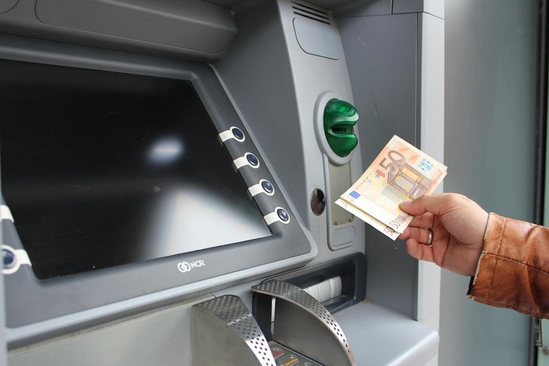 atm, bancomat, euro, lei, tranzacții, comisioane
