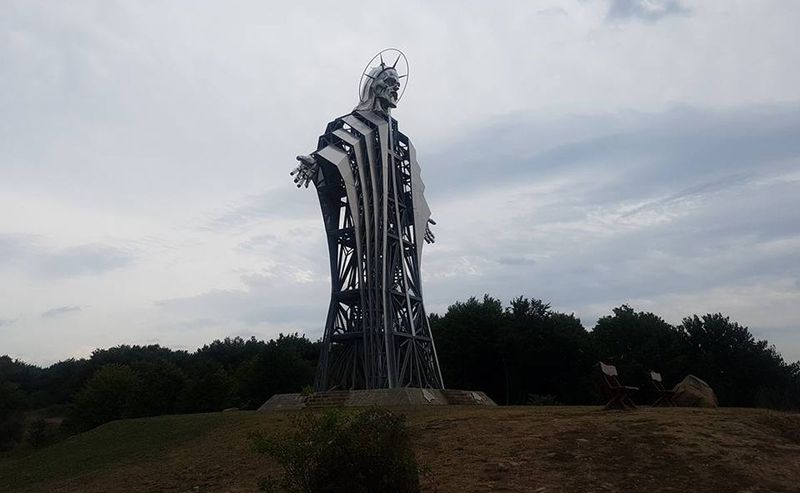 statuia inima lui iisus