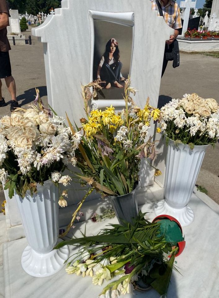 Mormântul Mădălinei Manole mormantul madalinei manole