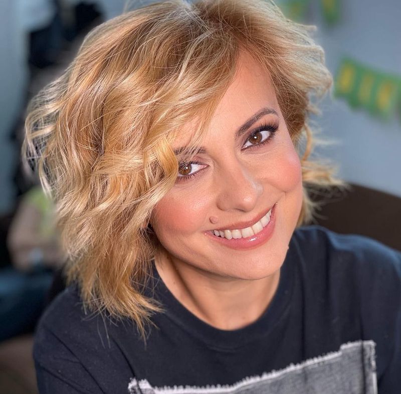 Simona Gherghe prezentatoare TV
