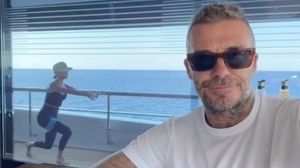 David și Victoria Beckham, într-o vacanță de vis în Saint-Tropez. Cât îi costă distracția pe un iaht privat