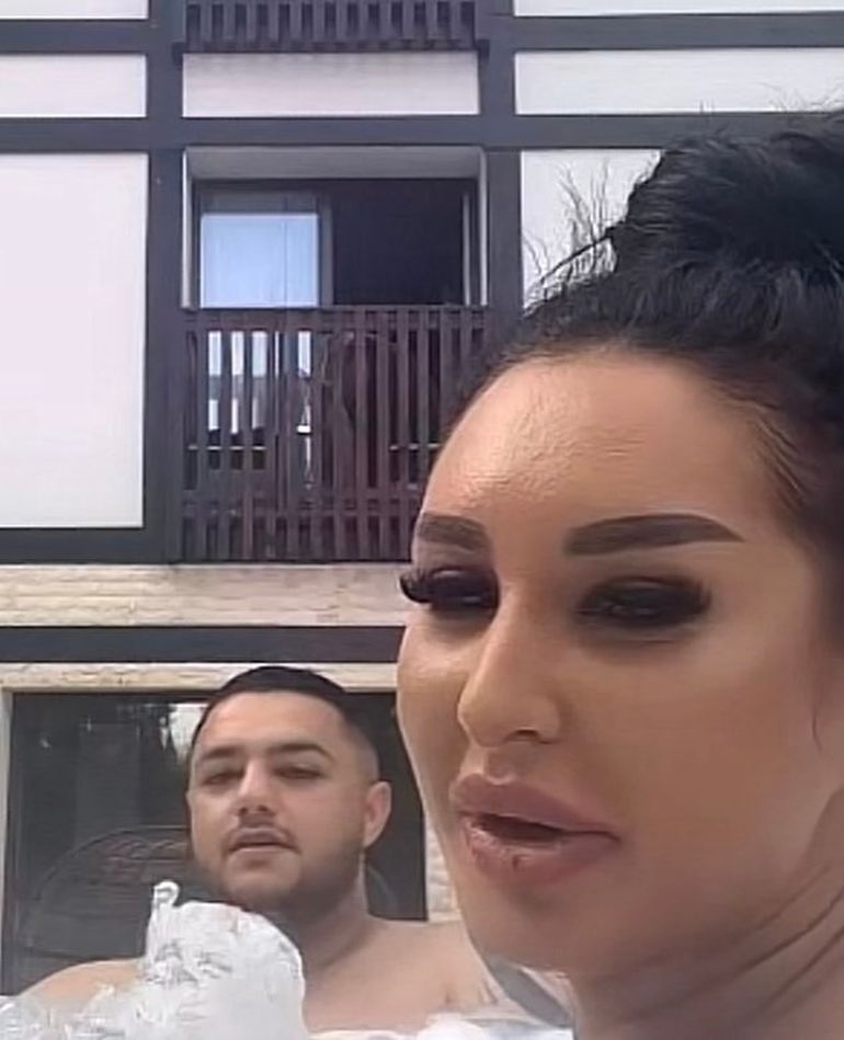 Dana Badea și Alin ”Regele TikTok-ului” Andra Volos, acuzată că îi stircă relația Danei Badea cu Alin ”Regele TikTok-ului”. Tânăra a reacționat imediat: „Nu m-aș uita la un bărbat ca Alin”