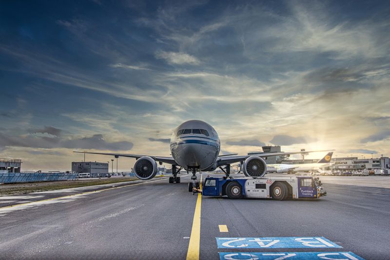 aeroport baneasa redeschidere