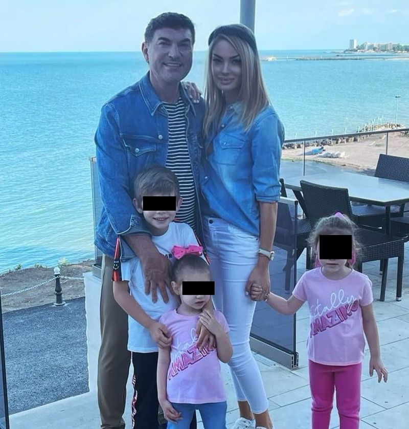 Valentina Pelinel și Cristi Borcea părinți