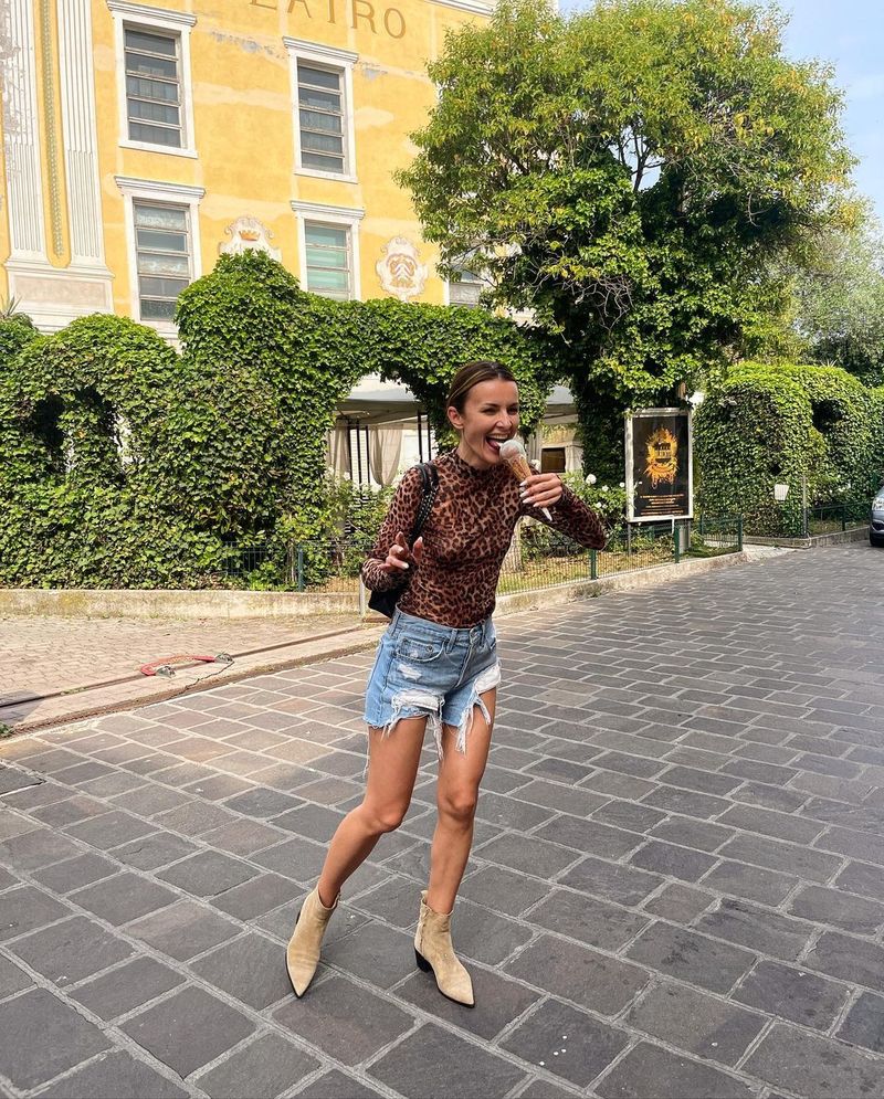 rux si opulenta sunt celebru, scoate-ma de aici