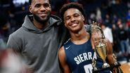 Visul lui LeBron s-a împlinit. Joacă împreună cu copiii pe terenul lui LA Lakers
