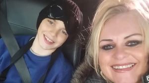 Mama lui Archie, băiețelul de 12 ani trimis la moarte în Marea Britanie, mesaj sfâșietor în fața spitalului: „Este sfârșitul”