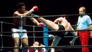 Muhammad Ali a fost strămoșul UFC-ului. Iată-l pe legendarul boxer într-o luptă așa cum nu l-ai mai văzut