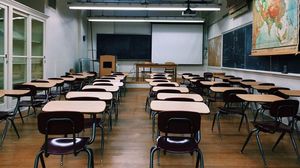 Noile legi ale Educației 2022. Cum se va face admiterea la colegiile naționale. În ce situații profesorii riscă să-și piardă titulatura