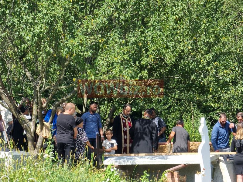 Momente sf&acirc;șietoare la Bascov! Trei dintre victimele masacrului au fost &icirc;nmorm&acirc;ntate: 