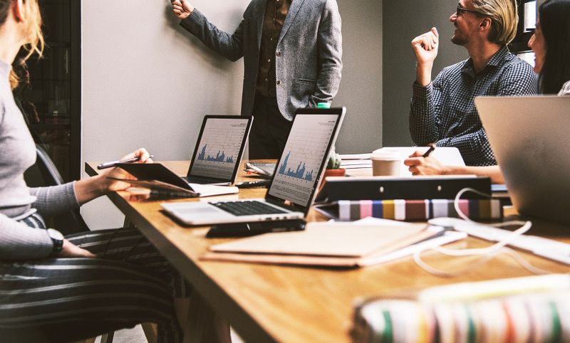 Schimbare importantă pentru angajații part-time. Ce taxe trebuie să plătească din august 2022