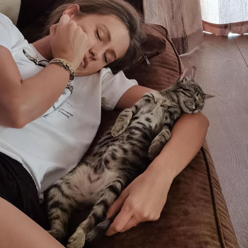 Gabriela Prisăcariu și Gălușcă, pisica ei și a lui Dani Oțil&nbsp;