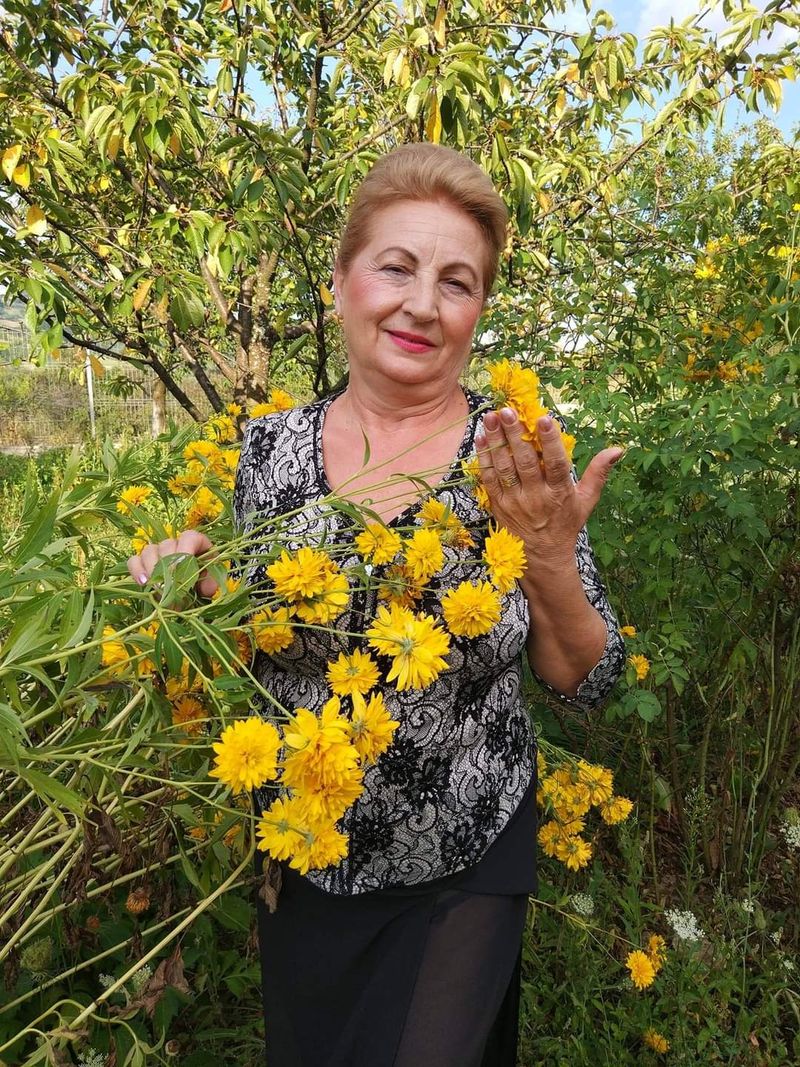 Petrică Mîțu Stoian soră