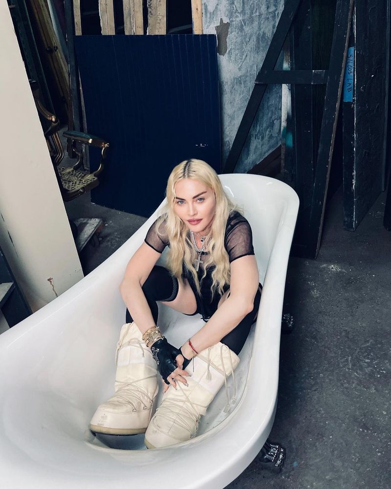 madonna a implinit 64 de ani