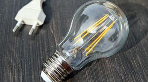 Energia electrică spot va înregistra un preț record în România. Prețurile sunt enorme și în Europa