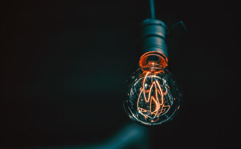 Energia electrică spot va înregistra un preț record în România. Prețurile sunt enorme și în Europa