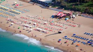 Obiceiul rușinos al rusoaicelor când merg în vacanță în țări străine. O româncă a rămas oripilată de ce-a văzut „S-a apucat să le pipăie pe toate”
