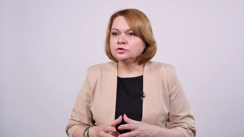 80% dintre părinții care pleacă la muncă afară nu plănuiesc să-și ia copiii cu ei. Ce efecte are separarea familie pe termen lung