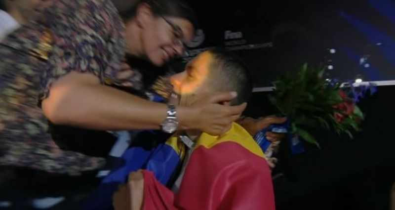 Cine este mama lui David Popovici. Motivul pentru care nu își laudă niciodată fiul, deși acesta e campion mondial la natație Cine este mama lui David Popovici. Motivul pentru care nu își laudă niciodată fiul, deși acesta e campion mondial la natație