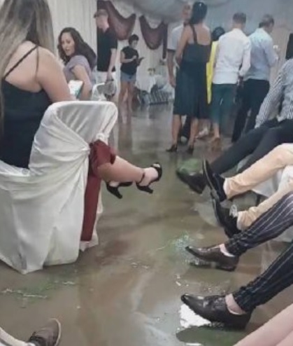 nunta inundata, nuntasi, eveniment inedit