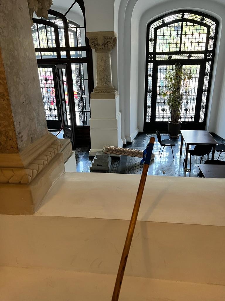 copil grav ranit, statuie desprinsa, accident, primaria capitalei