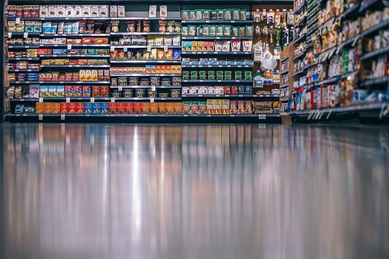 Strategia secretă a hipermarketurilor care te face să cumperi mai mult dec&acirc;t ai nevoie