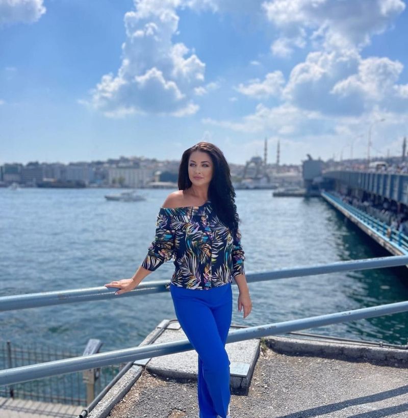Gabriela Cristea salariu